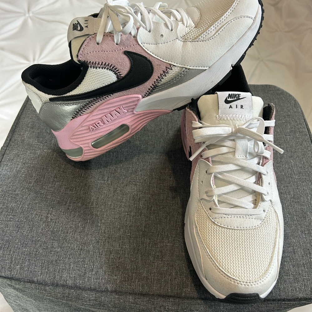 Nike Women's Sneakers - White, Pink, and Black